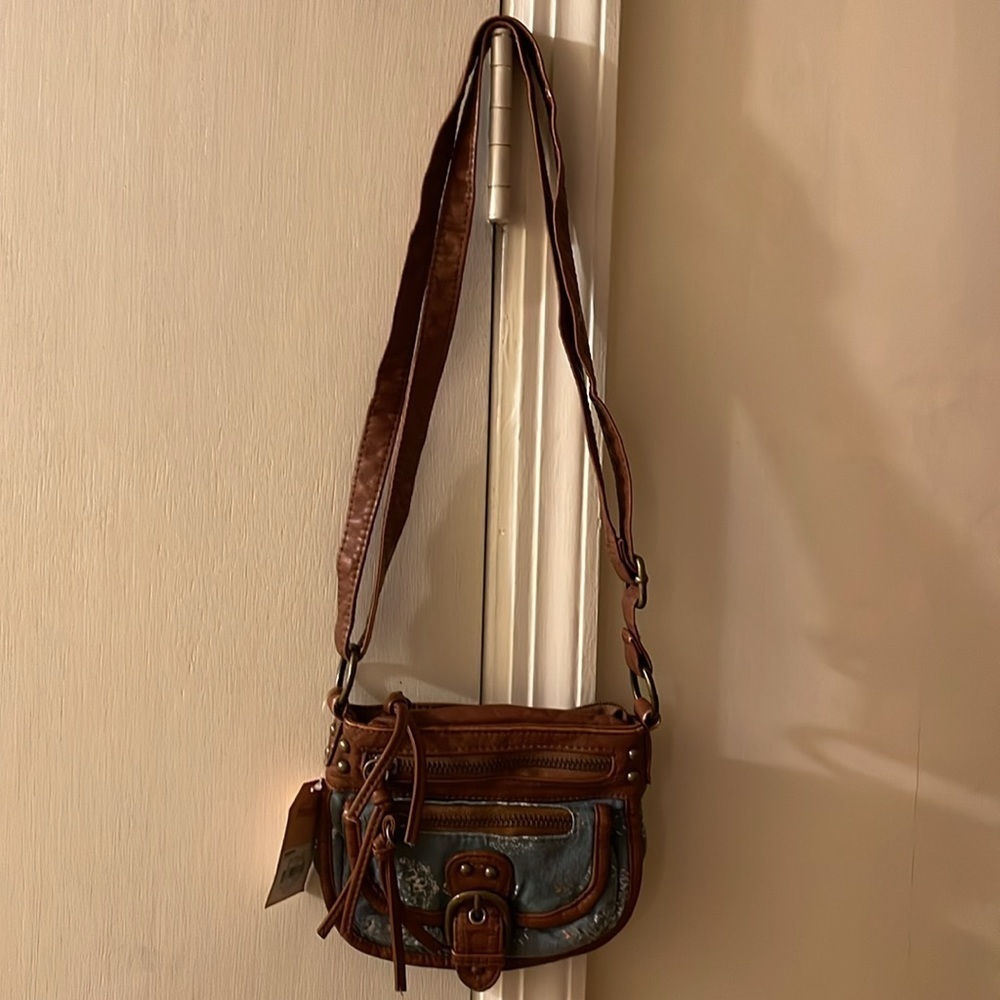 Mudd medallion style mini purse​​ - Picture 3 of 3